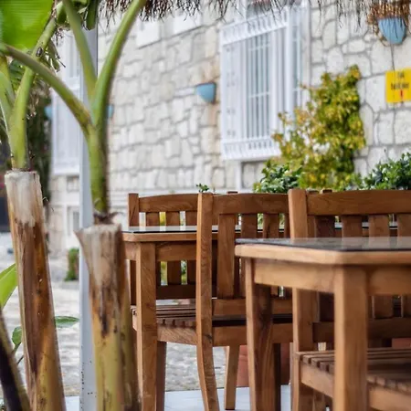 Avlu Boutique Couette-café Alaçatı