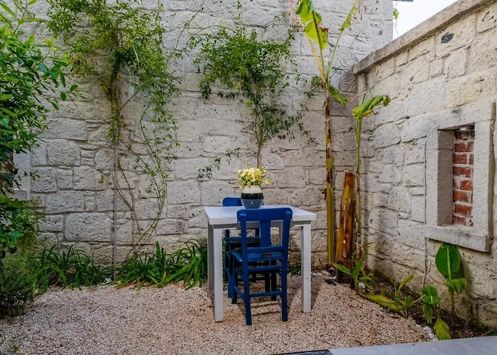 Avlu Boutique Bed & Breakfast