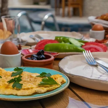 Avlu Boutique Bed & Breakfast 2*
