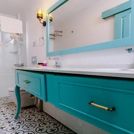 Avlu Boutique Bed & Breakfast 2*
