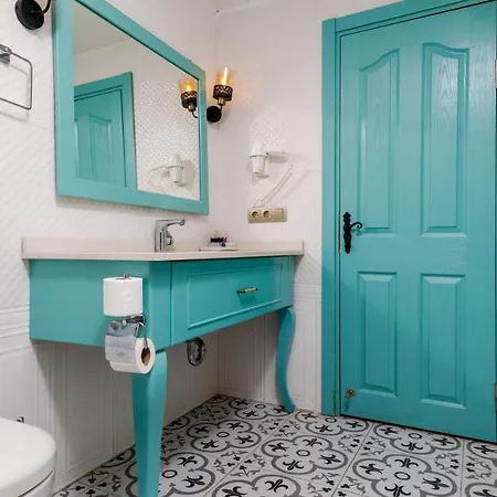 Oda ve Kahvaltı Avlu Boutique Alaçatı