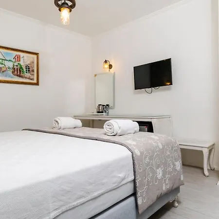 Oda ve Kahvaltı Avlu Boutique 4*