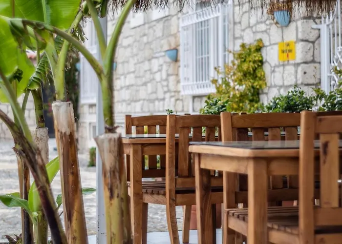 Avlu Boutique Nocleg ze śniadaniem Alaçatı